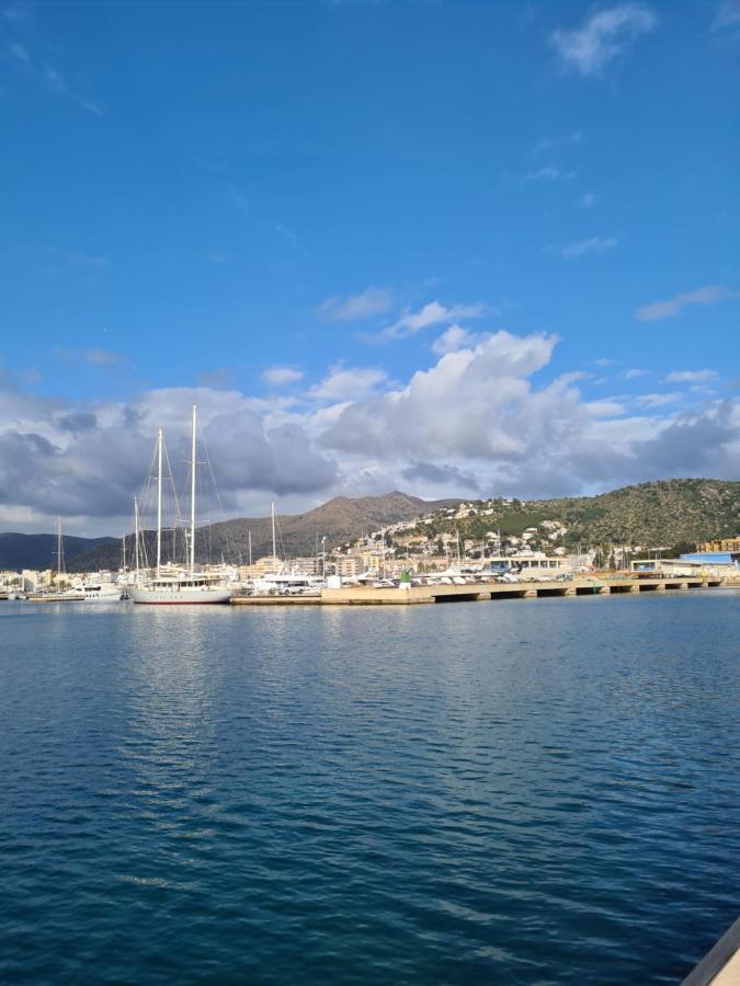 Acogedor Apartamento Vistas Al Mar Ρόζες Εξωτερικό φωτογραφία